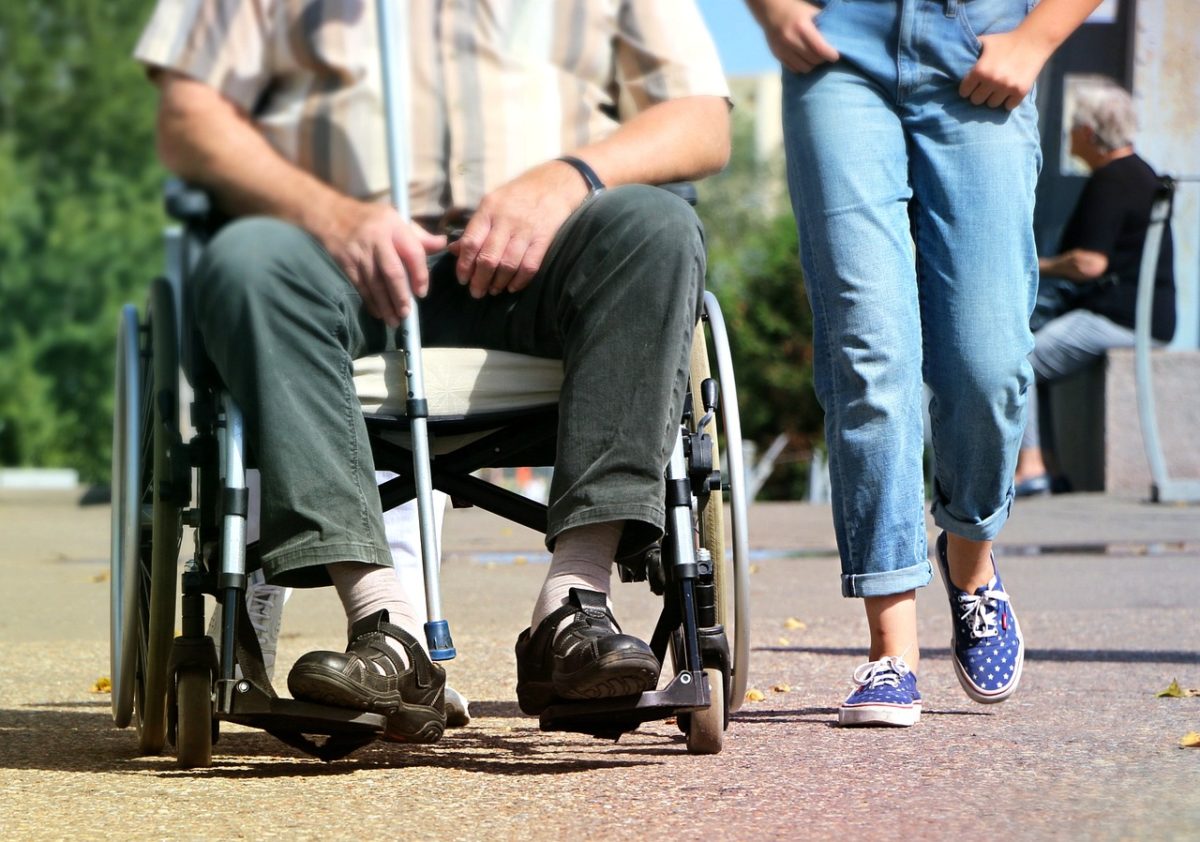 Bando per l'erogazione di buoni sociali a favore di anziani non autosufficienti e disabili gravissimi in famiglia - anno 2024